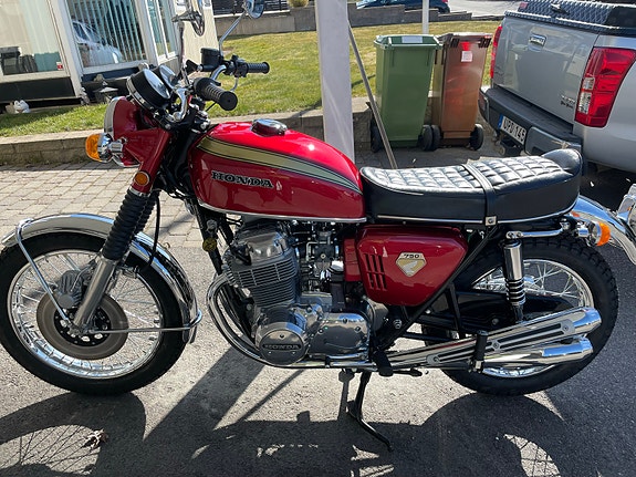 Honda CB 750 2 of 5
