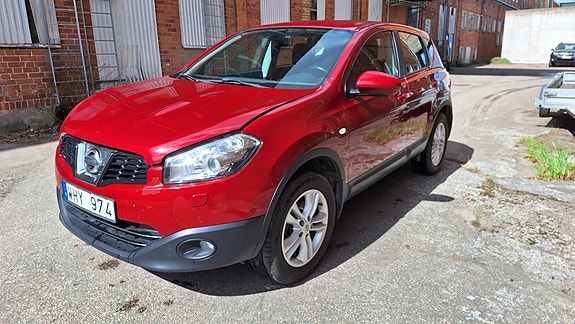 Nissan Qashqai 2 of 5