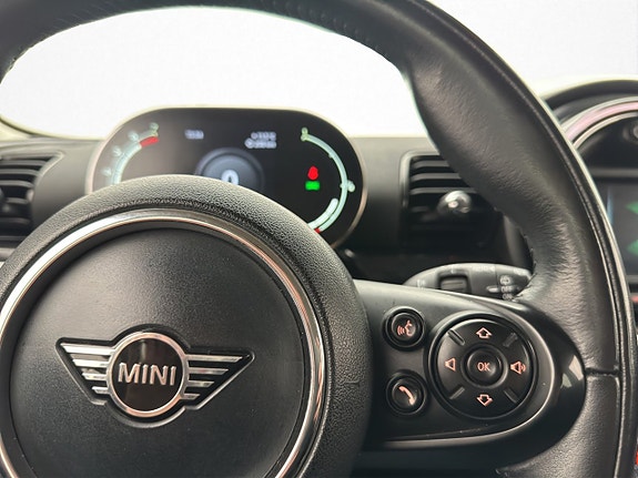 MINI Clubman Cooper SD 17 of 29