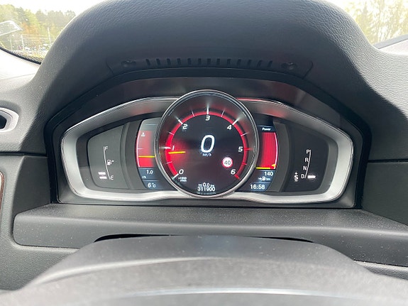 Volvo XC70 13 of 13