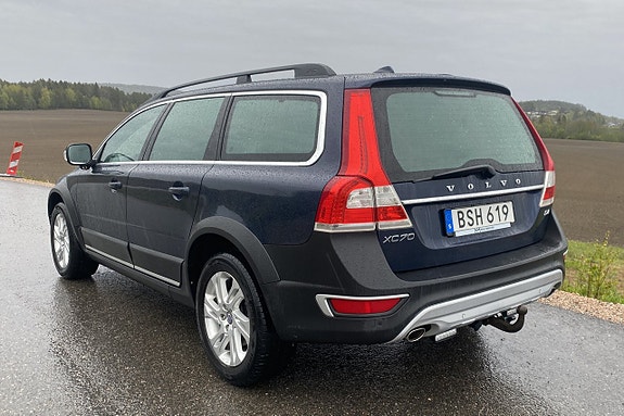 Volvo XC70 3 of 5