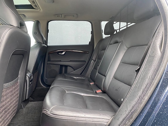 Volvo XC70 10 of 13