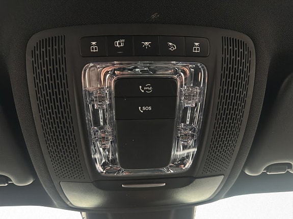 Mercedes-Benz GLB200 d 27 of 30