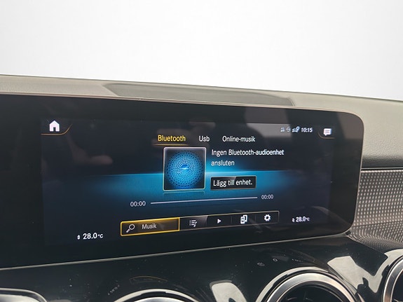 Mercedes-Benz GLB200 d 17 of 30