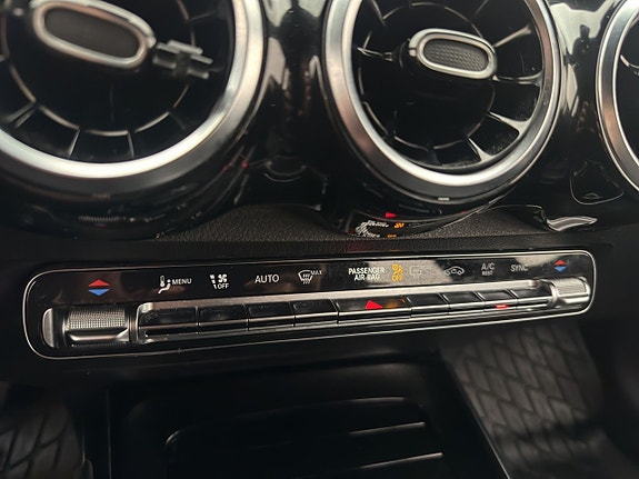 Mercedes-Benz GLB200 d 20 of 30