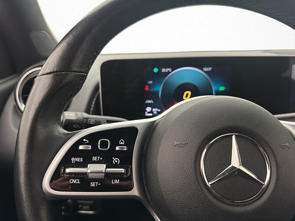 Mercedes-Benz GLB200 d 23 of 30
