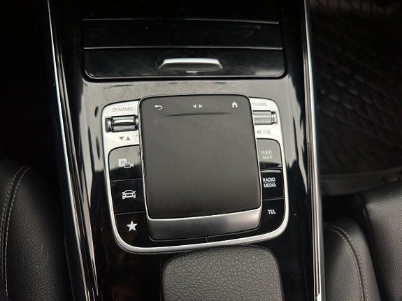 Mercedes-Benz GLB200 d 21 of 30