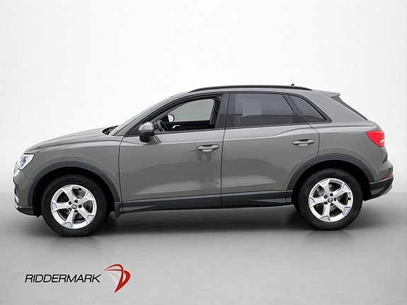 Audi Q3 2 of 5