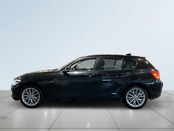 BMW 118d 4 of 5