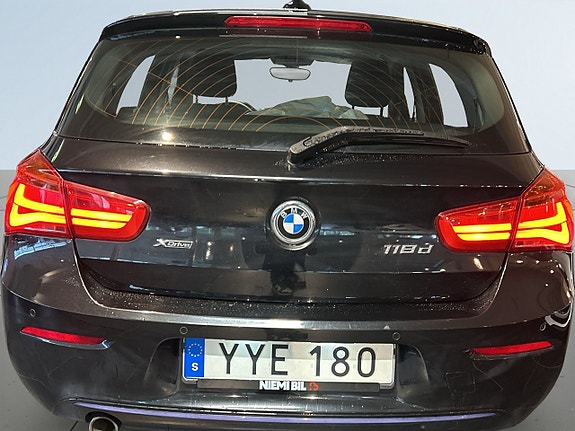 BMW 118d 12 of 19