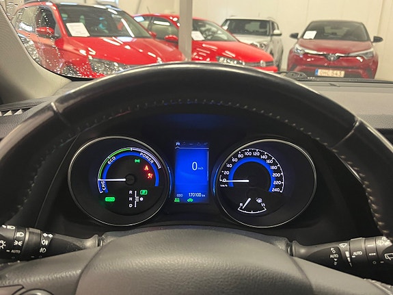 Toyota Auris 8 of 13