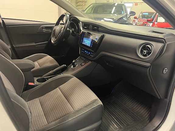 Toyota Auris 13 of 13