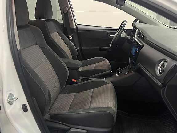 Toyota Auris 11 of 13