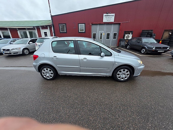 Peugeot 307 4 of 5
