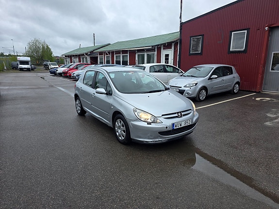 Peugeot 307 2 of 5