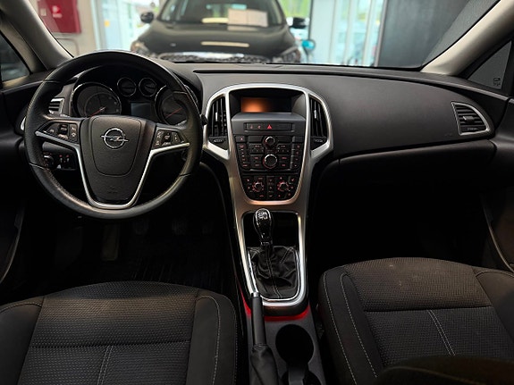 Opel Astra 8 of 22