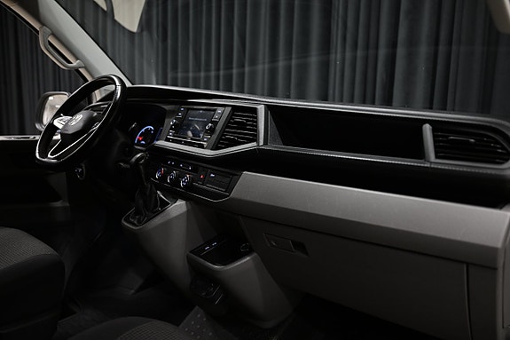 Volkswagen Transporter 26 of 28