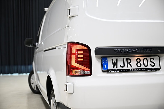 Volkswagen Transporter 12 of 28