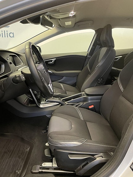 Volvo V40 4 of 6