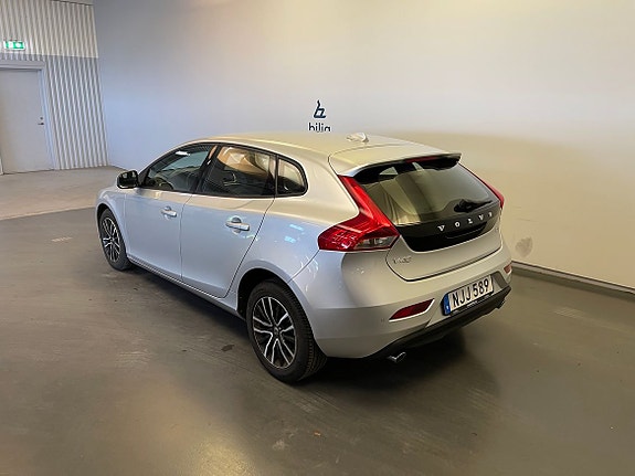 Volvo V40 3 of 6