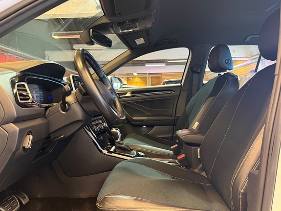 Volkswagen T-Roc 9 of 16
