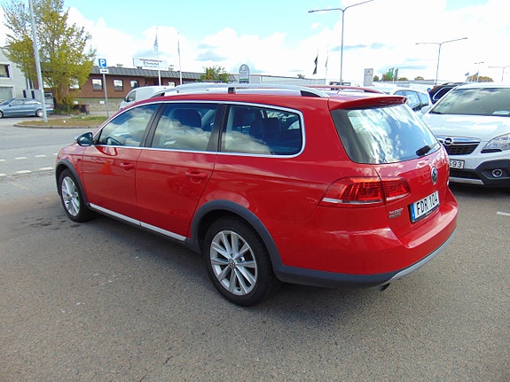 Volkswagen Passat Alltrack 4 of 5