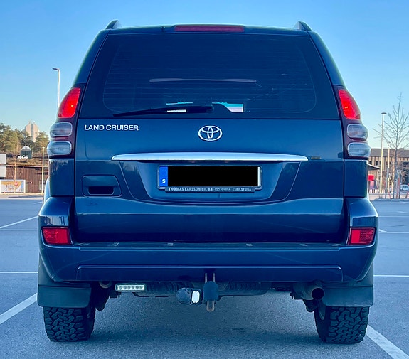 Toyota Land Cruiser 8 of 30