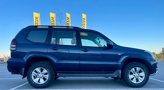 Toyota Land Cruiser 2 of 30