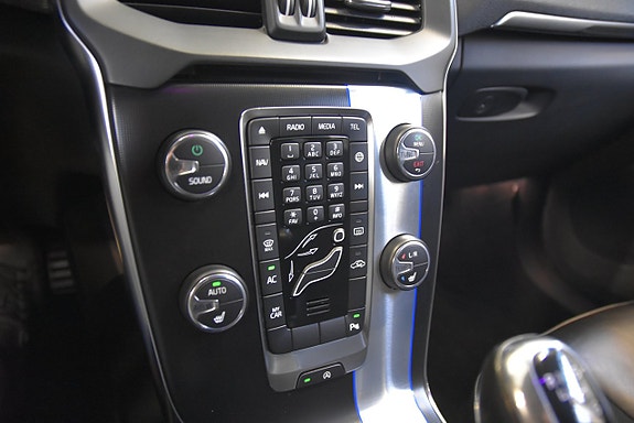 Volvo V40 13 of 15