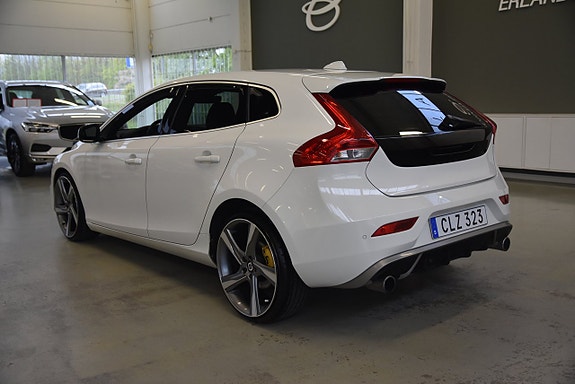 Volvo V40 5 of 15