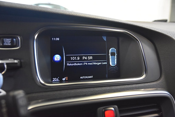 Volvo V40 12 of 15