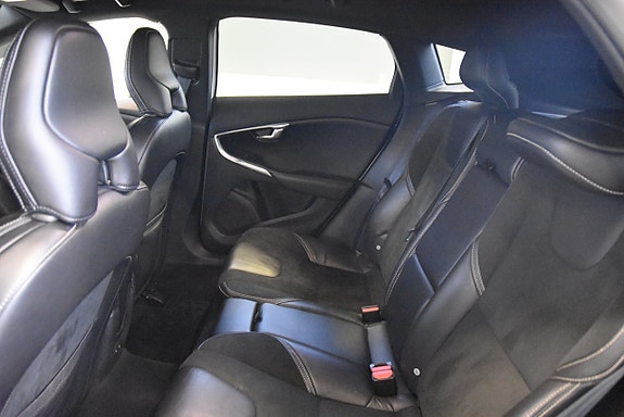 Volvo V40 14 of 15