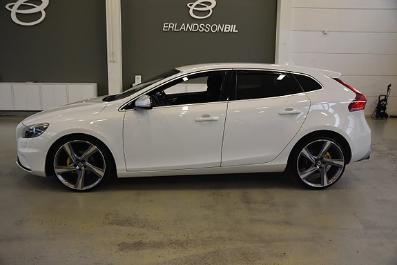 Volvo V40 6 of 15