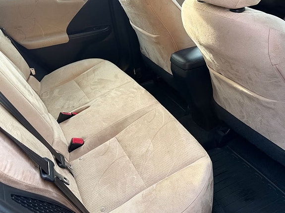 Lexus CT200h 8 of 10