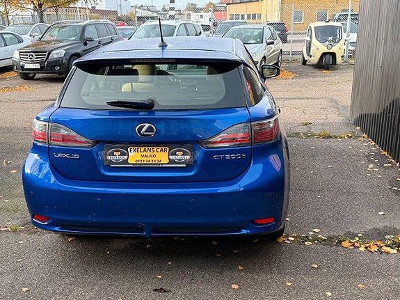 Lexus CT200h 5 of 10