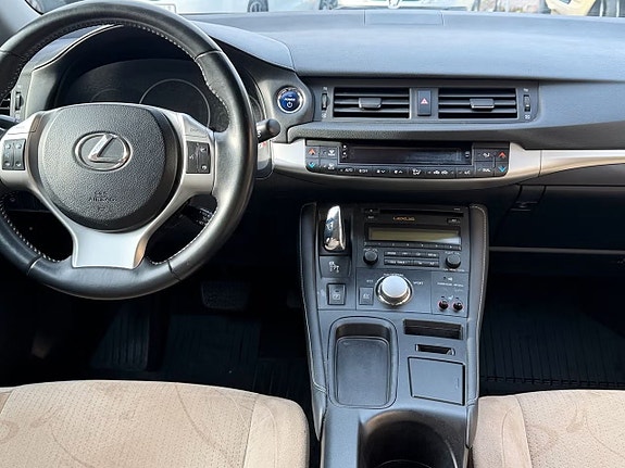 Lexus CT200h 6 of 10