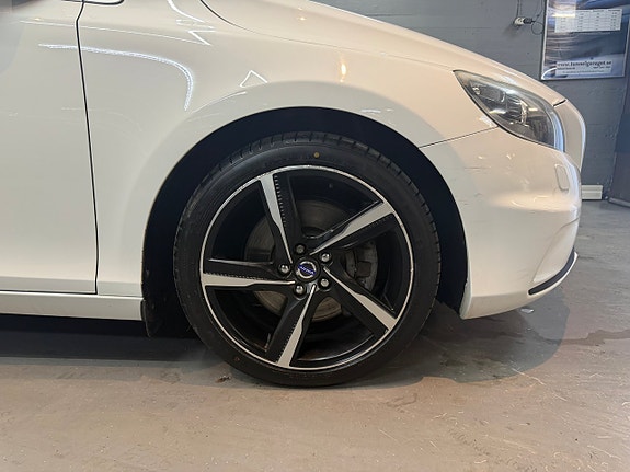 Volvo V40 23 of 24
