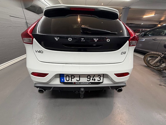 Volvo V40 7 of 24