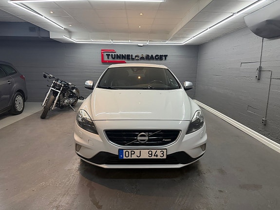 Volvo V40 3 of 5