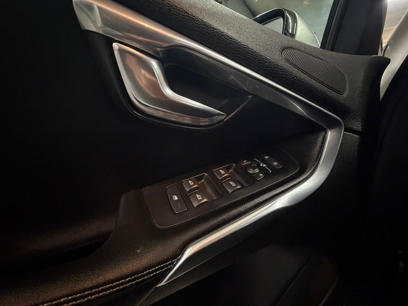 Volvo V40 15 of 24