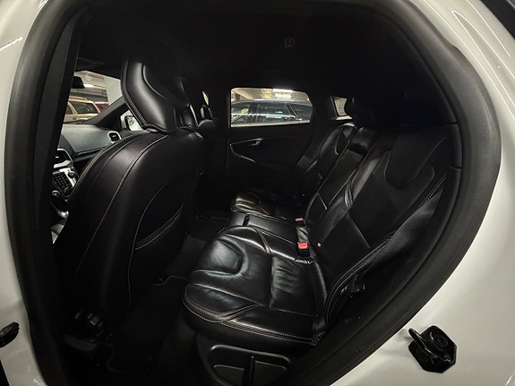 Volvo V40 10 of 24