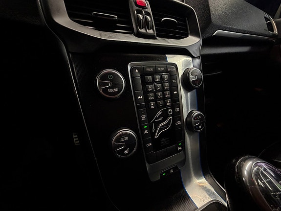 Volvo V40 18 of 24