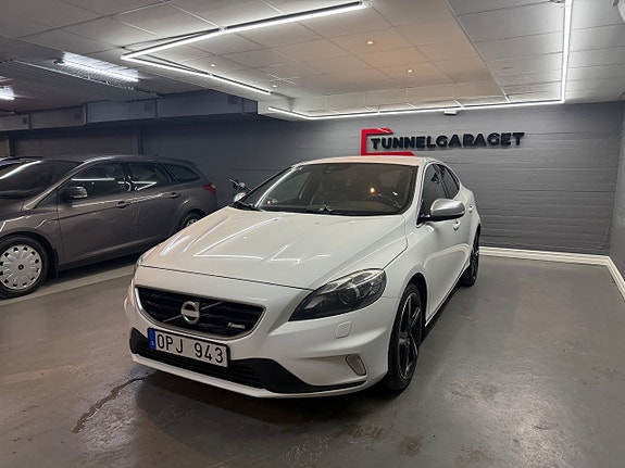 Volvo V40 4 of 5
