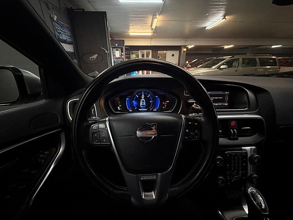 Volvo V40 16 of 24