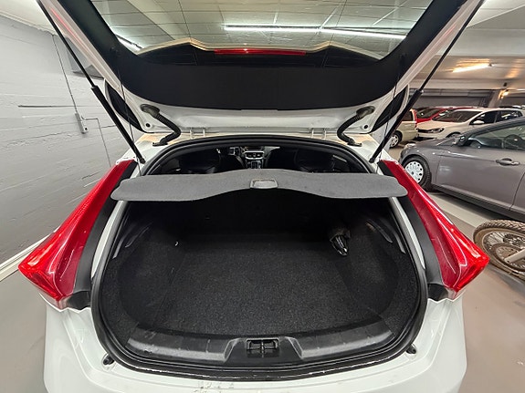 Volvo V40 9 of 24