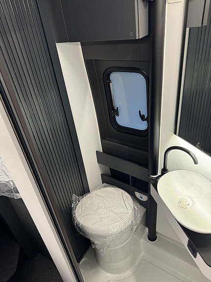 Adria TWIN SUPREME 640 SLB (Diselvärmare) 2 of 20