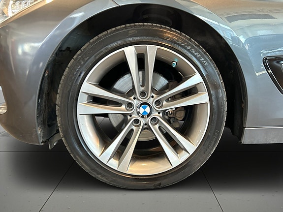 BMW 320d 14 of 19