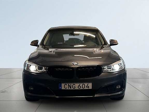 BMW 320d 2 of 19