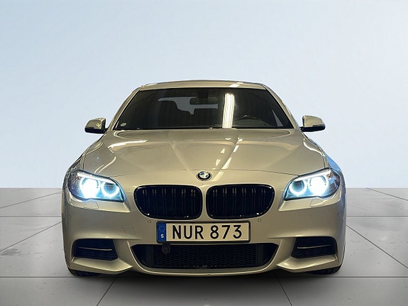 BMW 520d 2 of 5