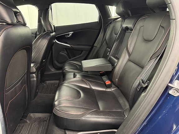 Volvo V40 Cross Country 8 of 20